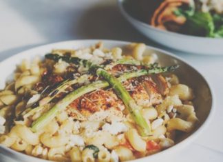 Eat local: Brentwood Place restaurant details! Brick's Cafe