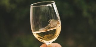 Summertime at JJ’s Wine Bar Is All About the White Wines white wine